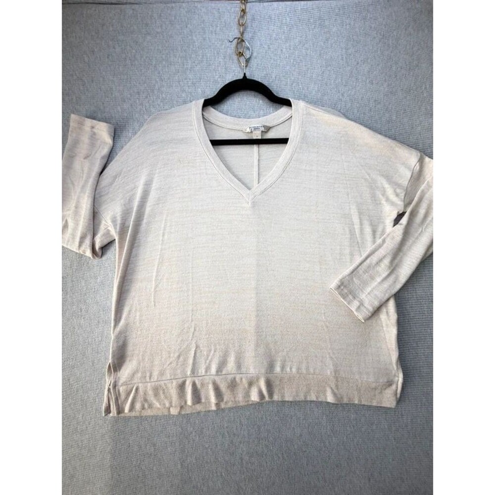 Banana Republic v neck top